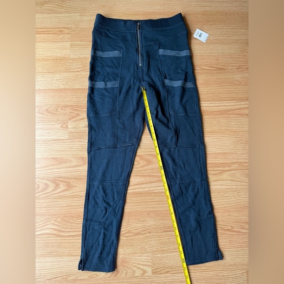 Free People Movement High Rise Navy Blue Move On Legging Zipper Soft $128 NEW - Picture 4 of 7